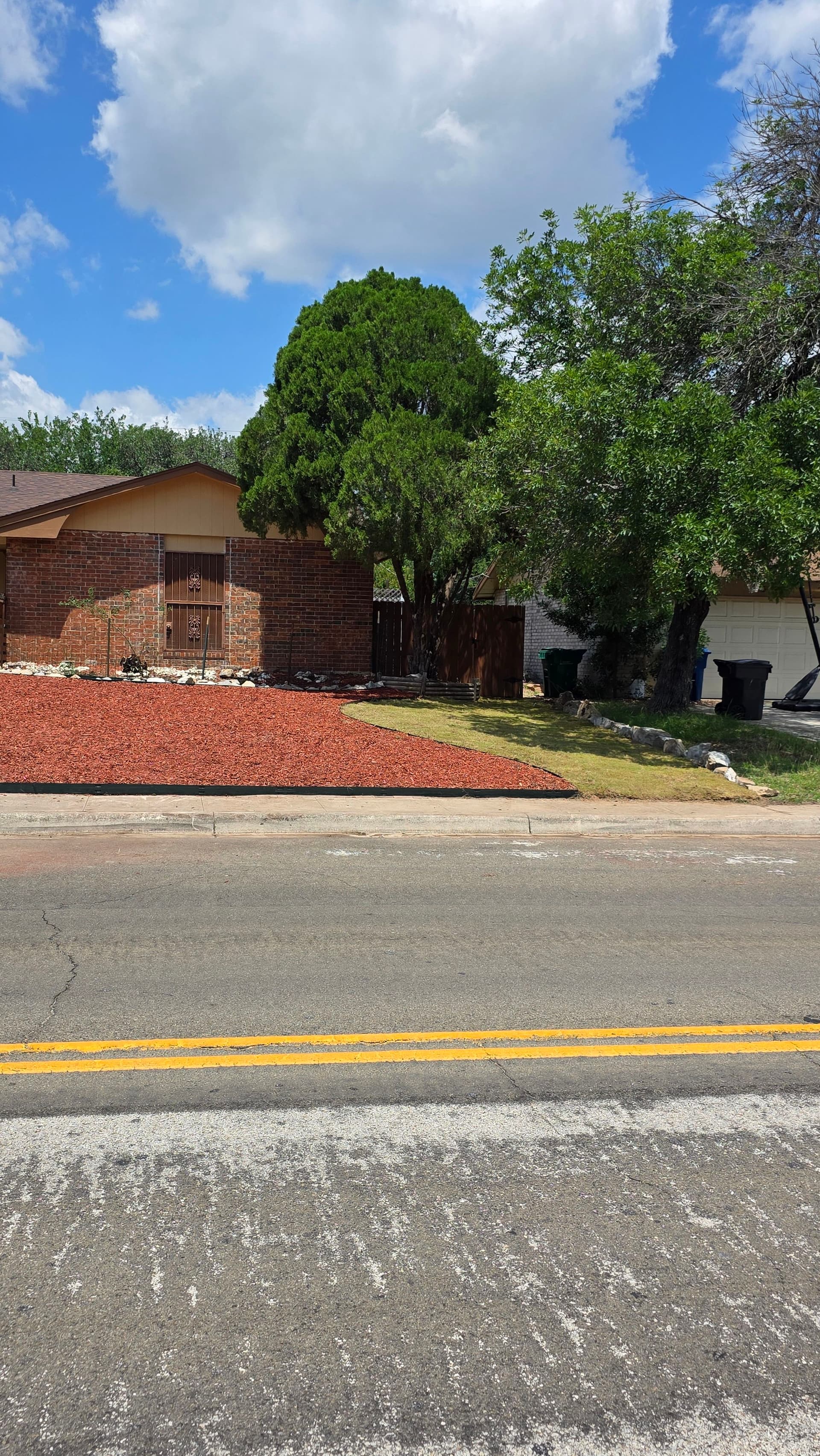 Gallery photos for Front Yard Curb Appeal Upgrade With Sod, Mulch, and Clean Edging: Image #5
