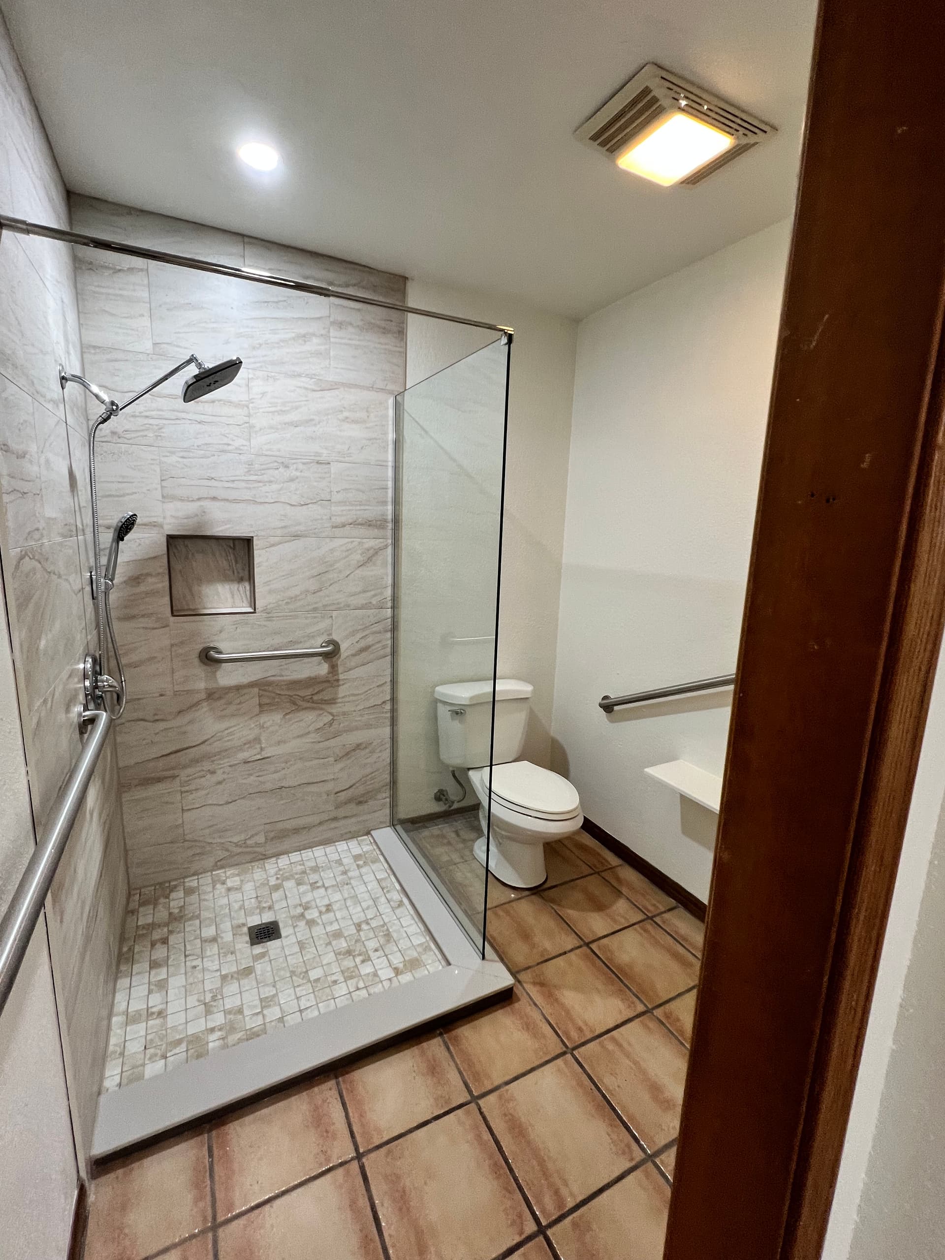 Gallery photos for Make-Ready Home Refresh With Paint, Lighting, and Bathroom Upgrades: Image #4