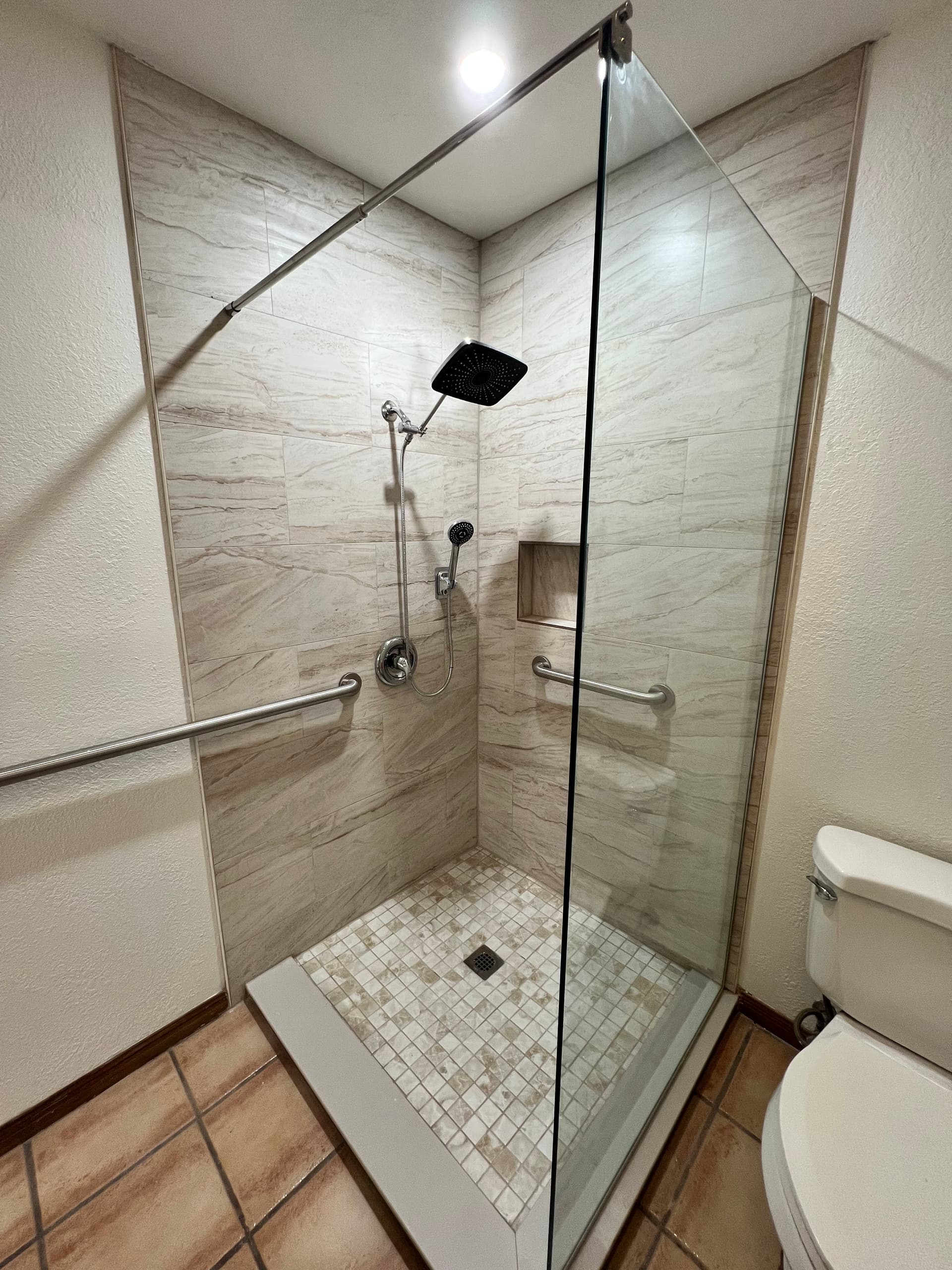 Gallery photos for Make-Ready Home Refresh With Paint, Lighting, and Bathroom Upgrades: Image #6