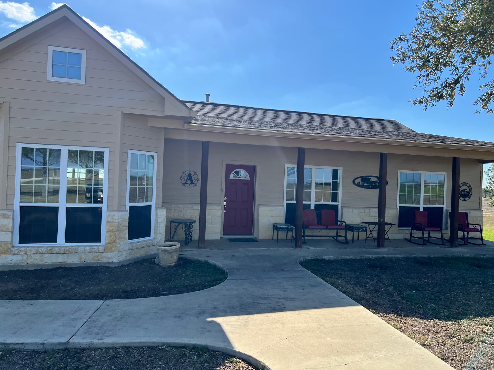 Gallery photos for Home Makeover with New Exterior Paint and Windows: Image #4