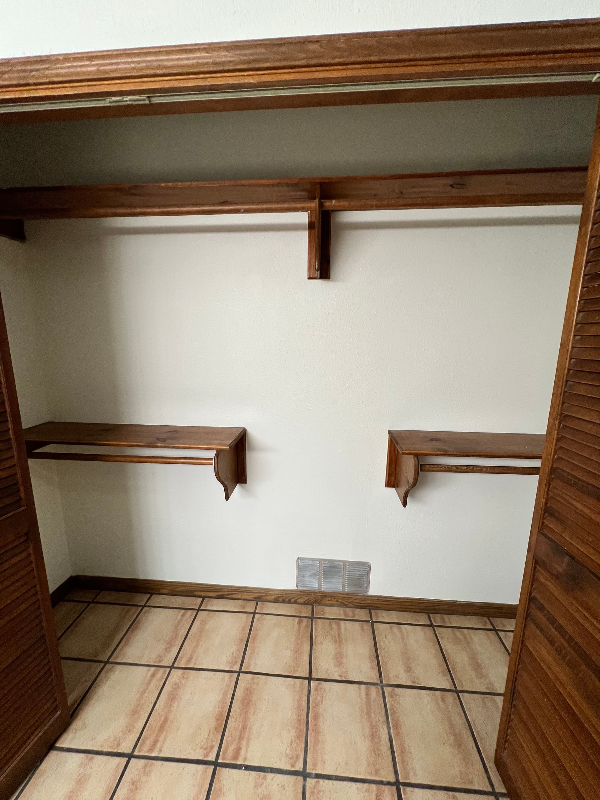 Gallery photos for Make-Ready Home Refresh With Paint, Lighting, and Bathroom Upgrades: Image #8