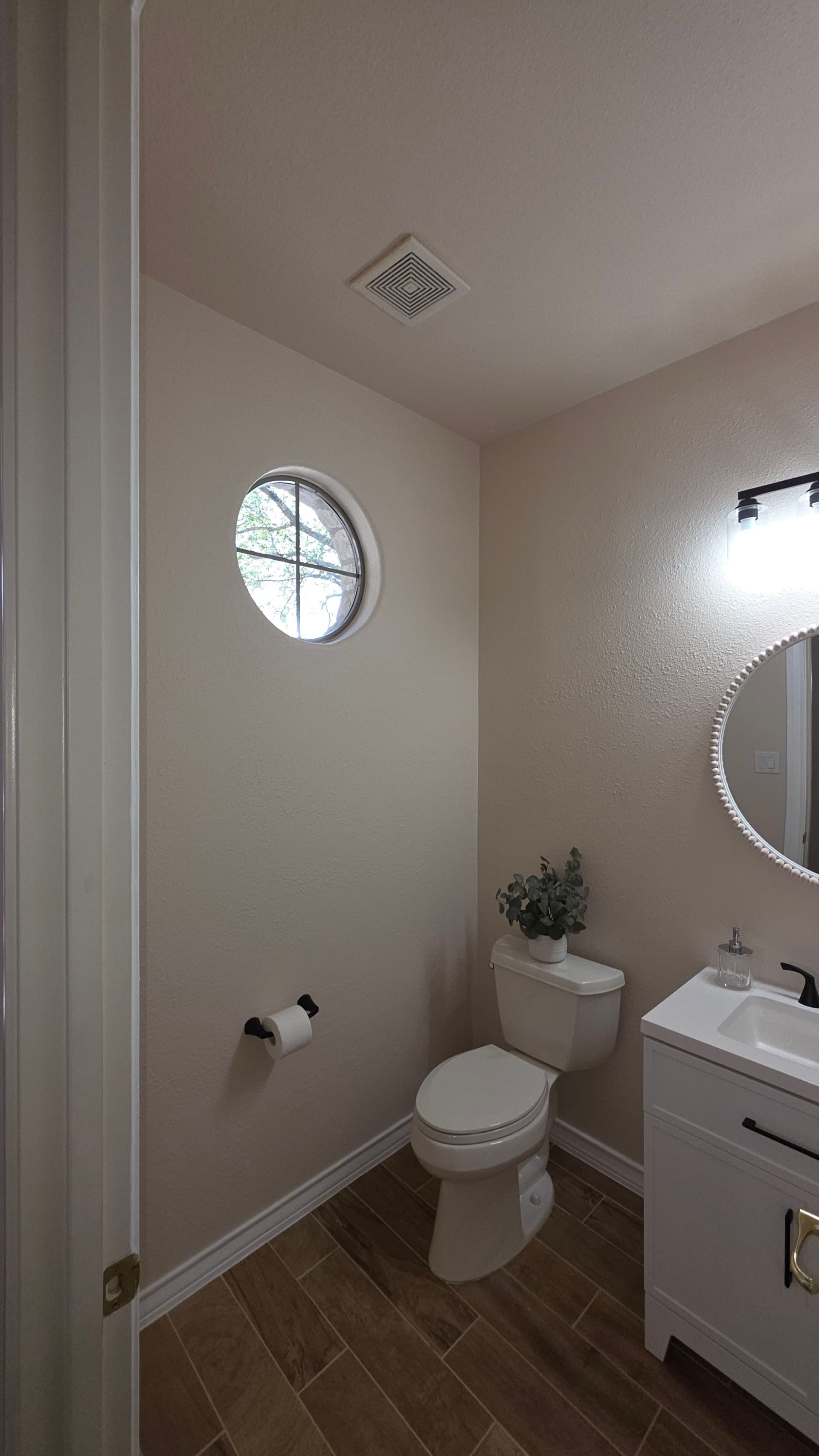 Gallery photos for Refreshed Home Ready for Sale: Image #3